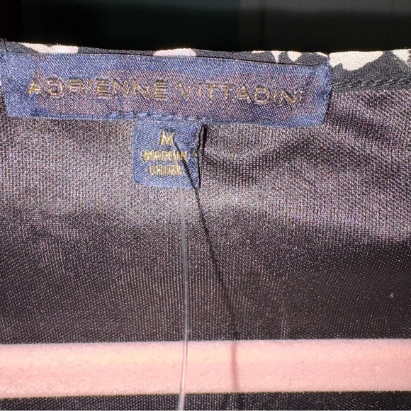 Adrienne Vittadini Black, White & Gold Floral Relaxed Blouse NWOT - Picture 3 of 5